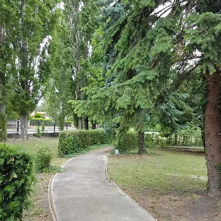 Szikora Apartman, Апартаменты *