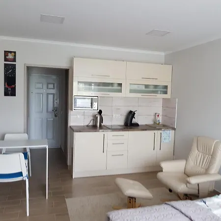 Szikora Apartman, Чопак