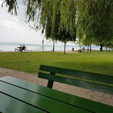 Szikora Apartman, Чопак