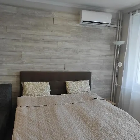 Szikora Apartman, Апартаменты Чопак